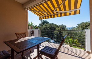 Outdoor dining - Beautiful home in Marusici (Omis) with WiFi (Marusici (Omis))