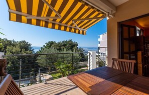 Outdoor dining - Beautiful home in Marusici (Omis) with WiFi (Marusici (Omis))