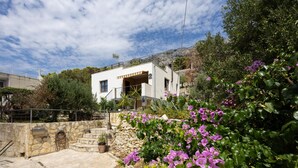 A modern two-story house with a stone staircase leading to the entrance. - Beautiful home in Marusici (Omis) with WiFi (Marusici (Omis))
