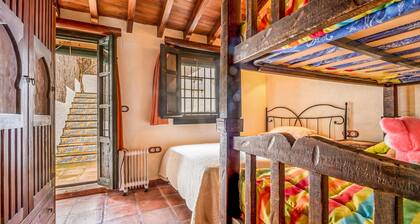 Awesome home in Zahara de la Sierra