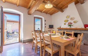 Dining - 3 bedroom beautiful home in Milis (Milis)