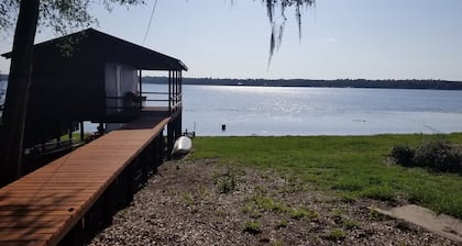 Rustic Fishing Cabin on Lake Swan, Melrose