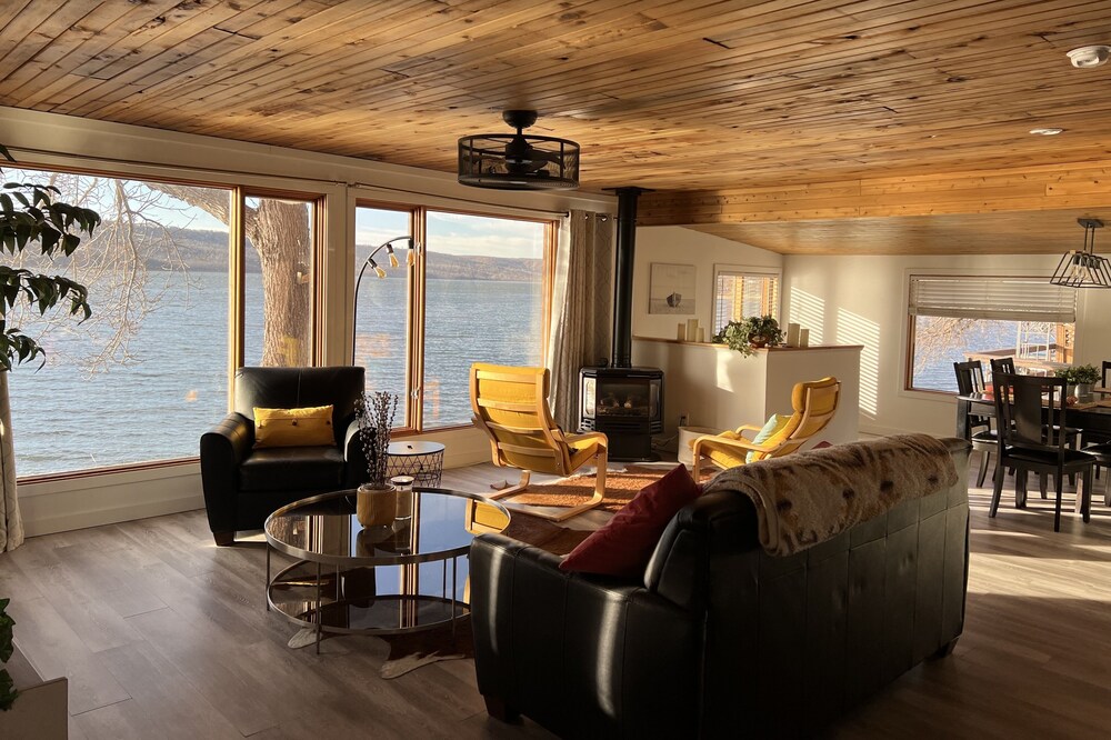 Lake front cabin on the water