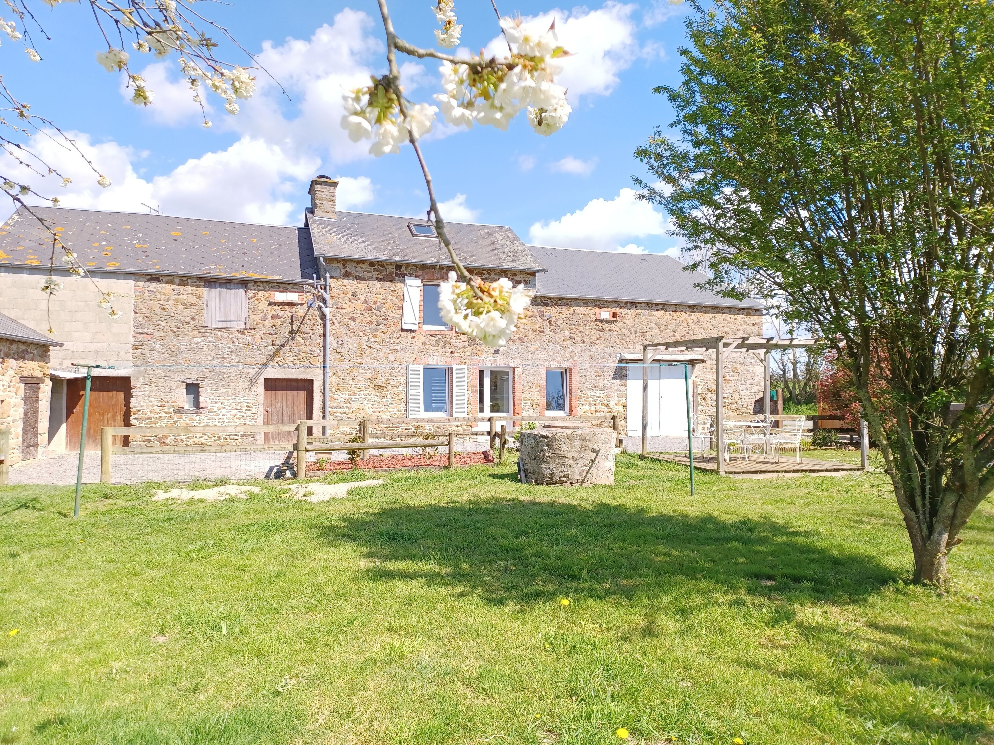 GITE du LERRE furnished with 3 star tourism near the Bay of Mont Saint Michel