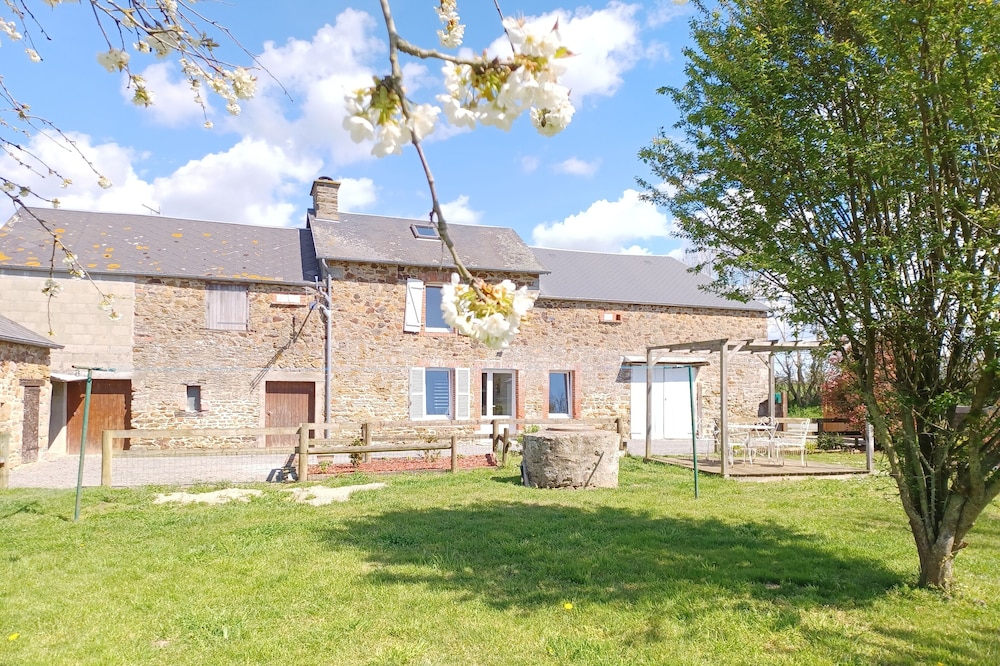 GITE du LERRE furnished with 3 star tourism near the Bay of Mont Saint Michel