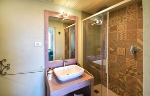 Badkar och hårtork