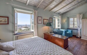 3 bedrooms, travel cot, free WiFi