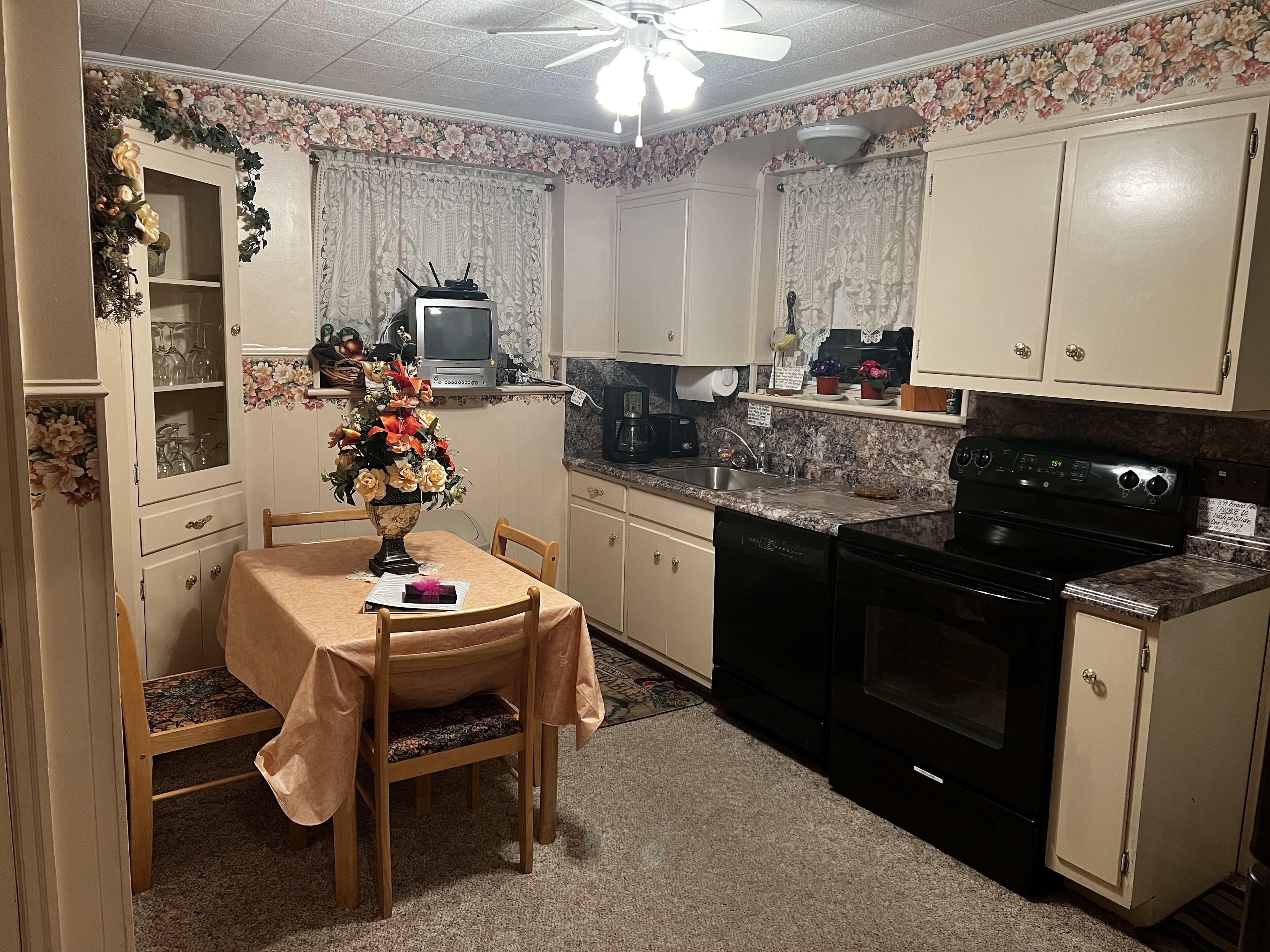 Mountain Stone Manor 7 Miles to Hershey and Close to Lancaster