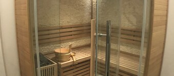 Perrosian villa with Jacuzzi, Sauna, Hammam, Home Cinema