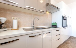 Fridge, stovetop, dishwasher, coffee/tea maker - Cozy apartment in Suvi Potok, Jesenice, (Suvi Potok, Jesenice,)