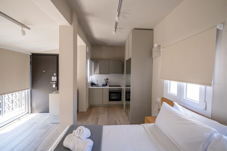 My Greek Vacations City Apartments - Image 34