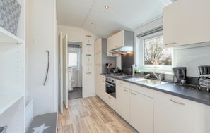 Kühlschrank, Herdplatte, Geschirrspüler