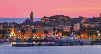 Village house with heated pool 15 minutes from the beach