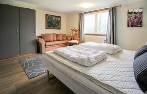 5 bedrooms, free WiFi, bed sheets