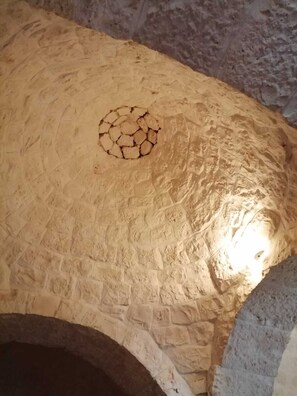 4 bedrooms, desk, iron/ironing board, travel cot - Trullo Elita, with garden and private parking space (Ceglie messapica)