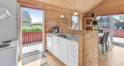 2 bedroom nice home in Hemmet