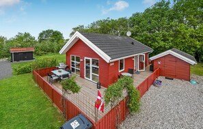Outdoor dining - 2 bedroom nice home in Hemmet (Hemmet)