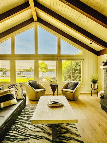 Tonka Bay Lake House on Lake Minnetonka