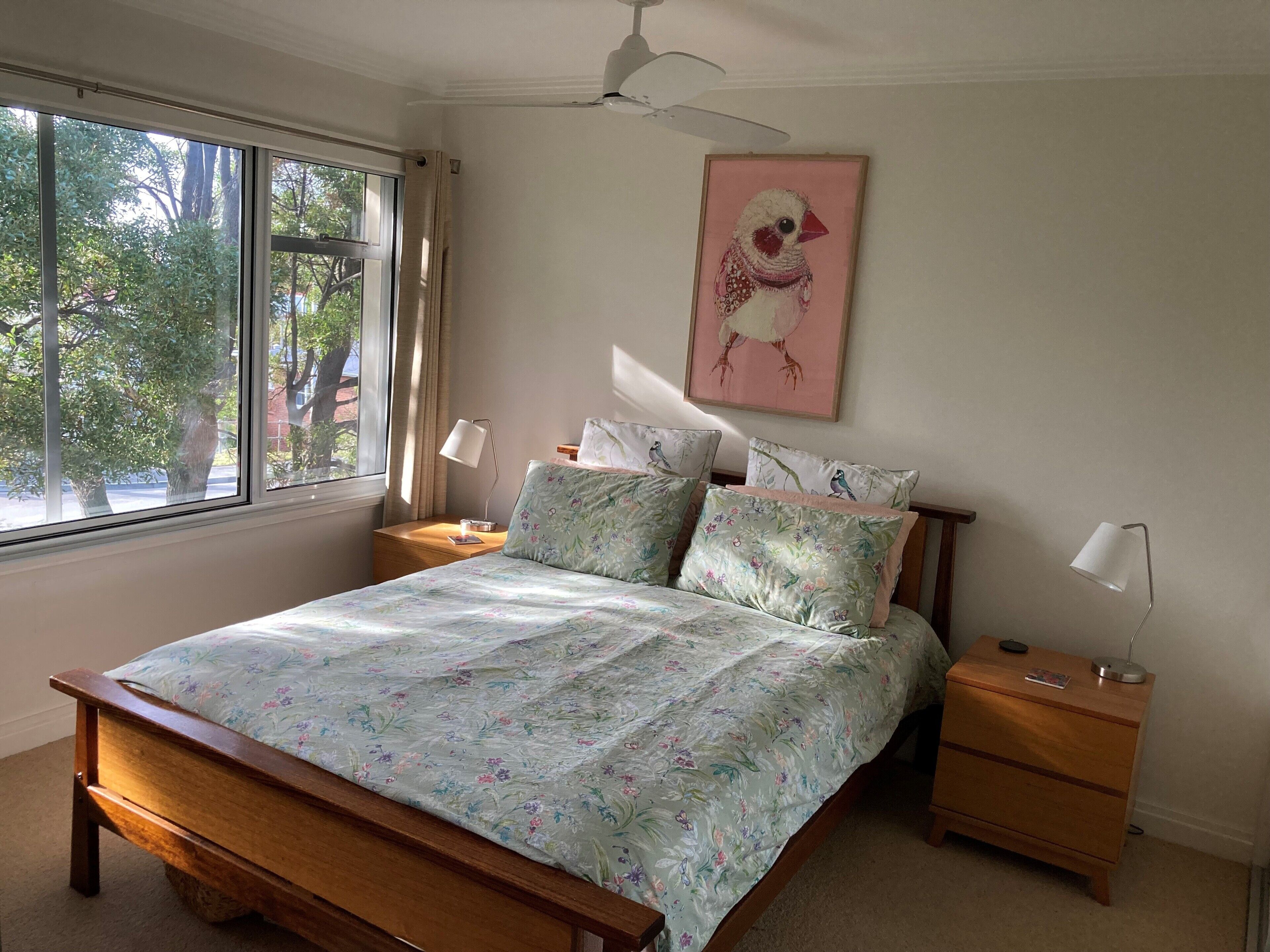 Mid Century Gem - short walk to City Centre and Salamanca