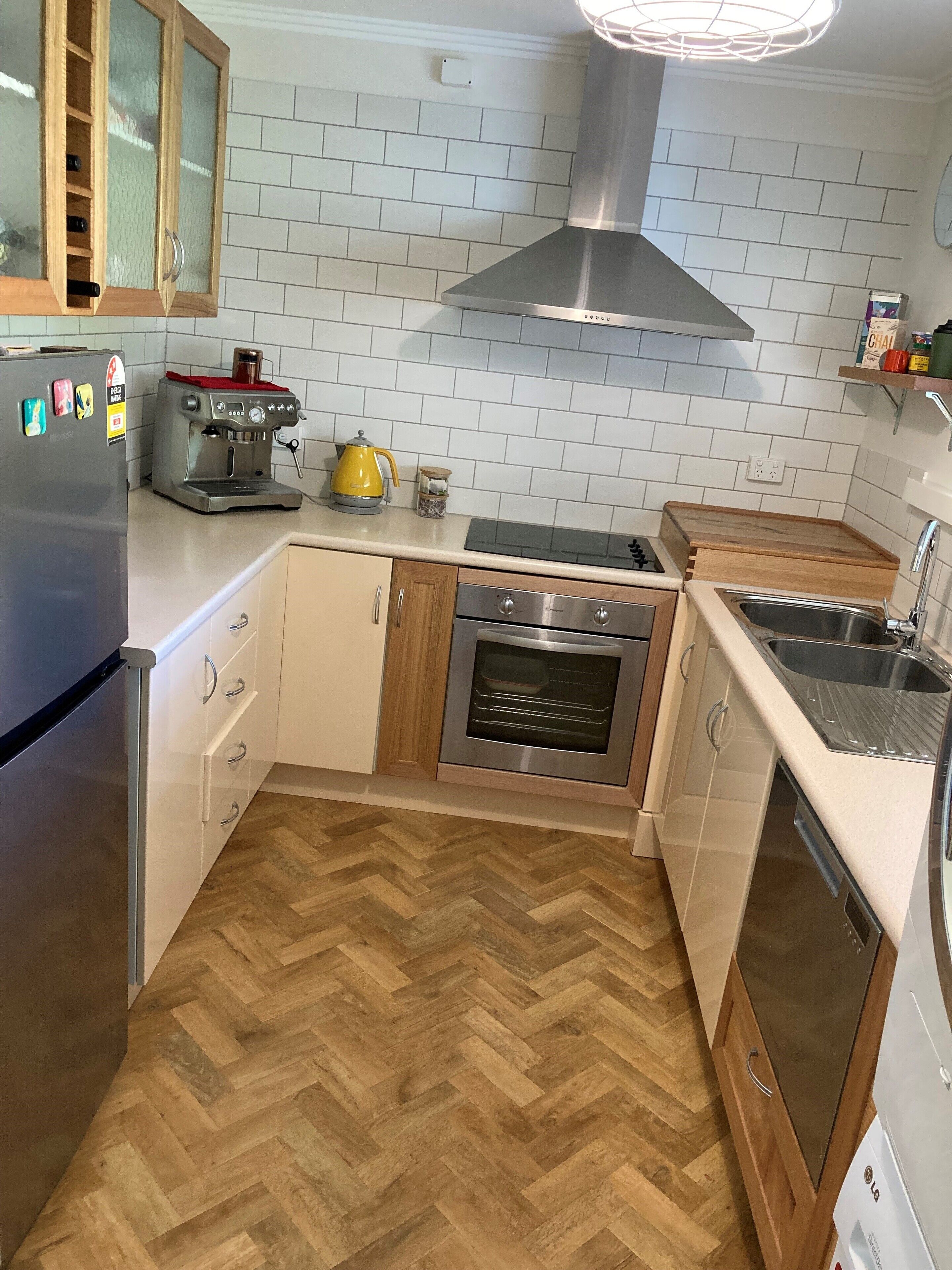 Mid Century Gem - short walk to City Centre and Salamanca