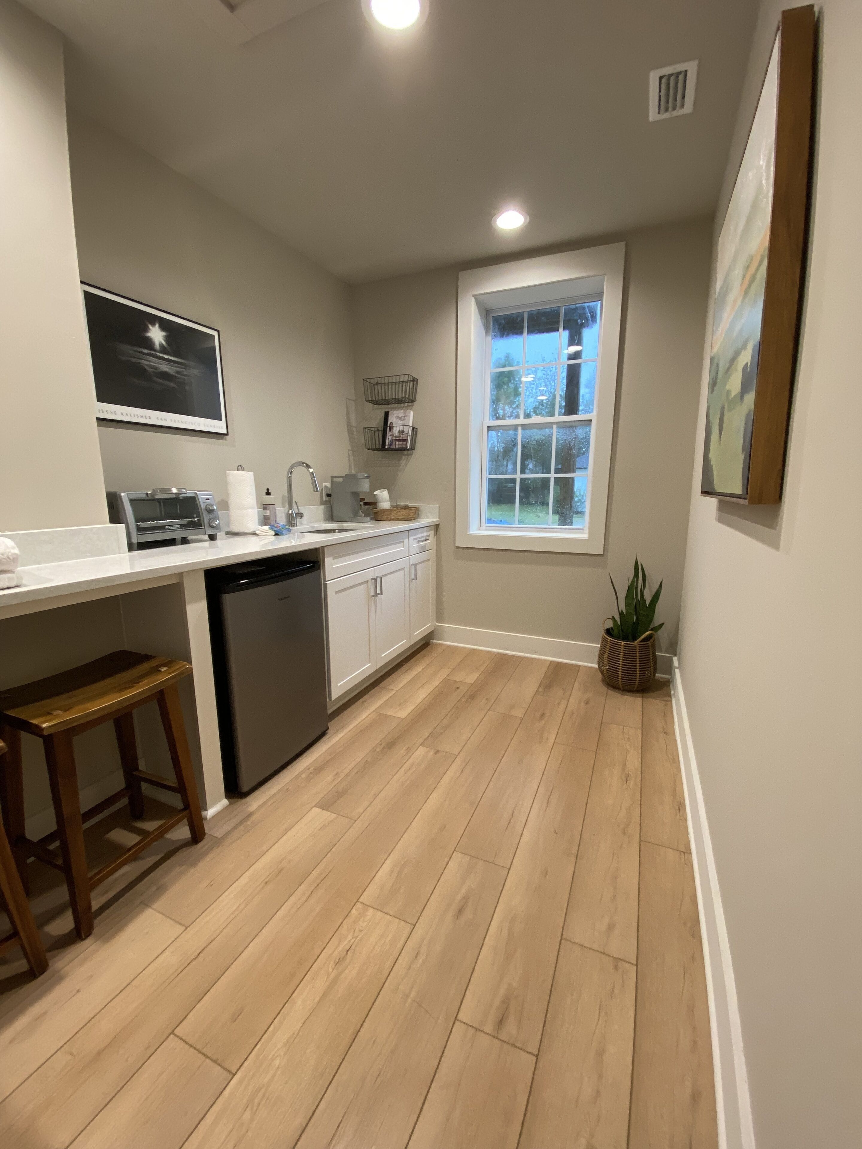 Newly renovated 1 bedroom **excellent location**