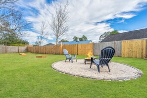 Property grounds - Pet Friendly Fenced Backyard Game Room Patio Firepit Trailer Motorcycle Parking (Myrtle Beach)
