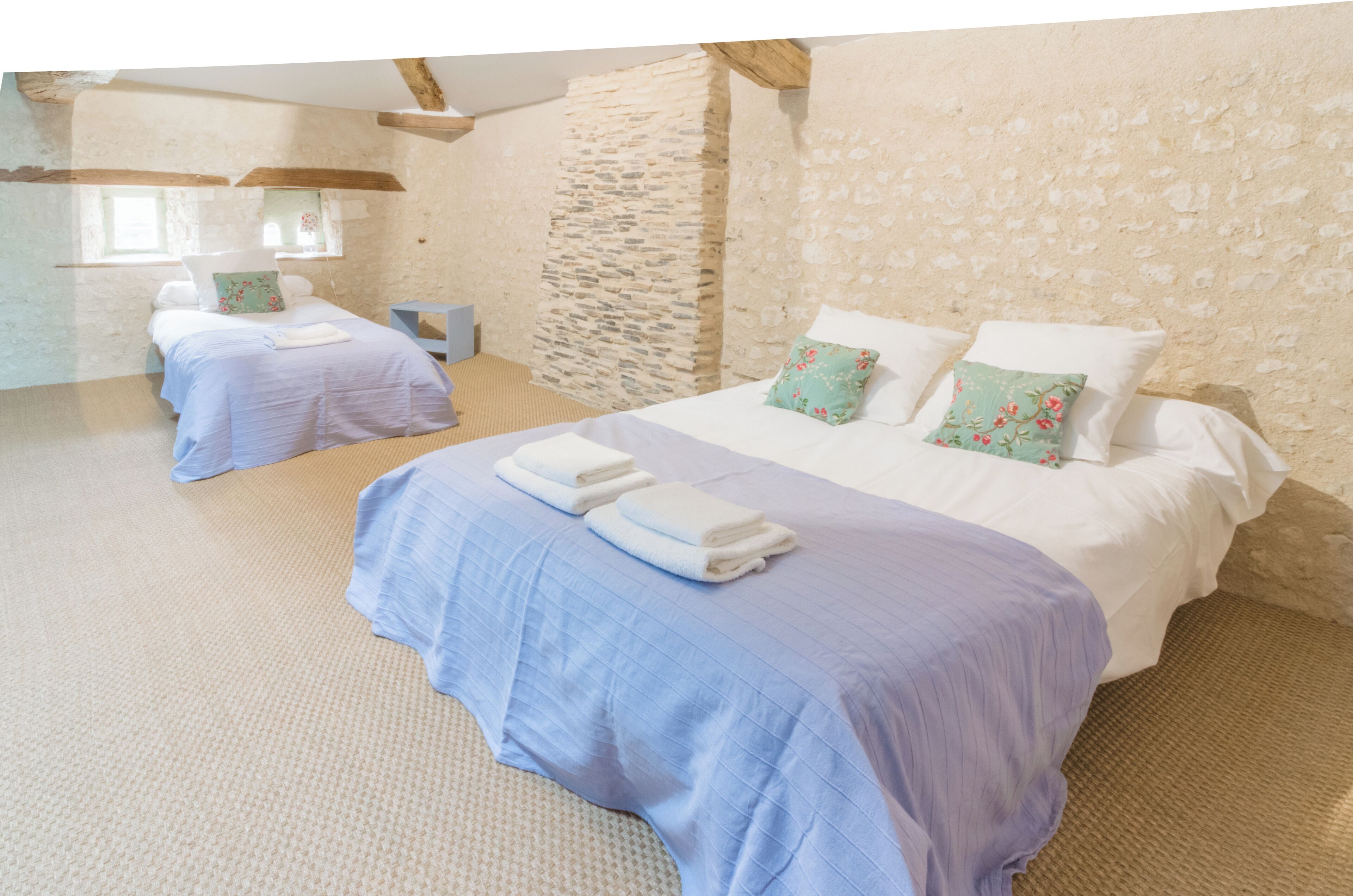 5 chambres, bureau, fer et planche à repasser, Wi-Fi gratuit