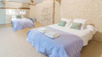 5 chambres, bureau, fer et planche Ă repasser, Wi-Fi gratuit