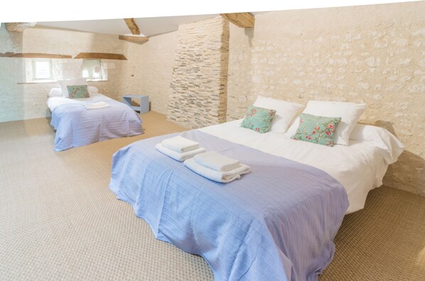 5 chambres, bureau, fer et planche à repasser, Wi-Fi gratuit