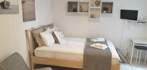 1 Schlafzimmer, Bügeleisen/Bügelbrett, Reisekinderbett, kostenloses WLAN