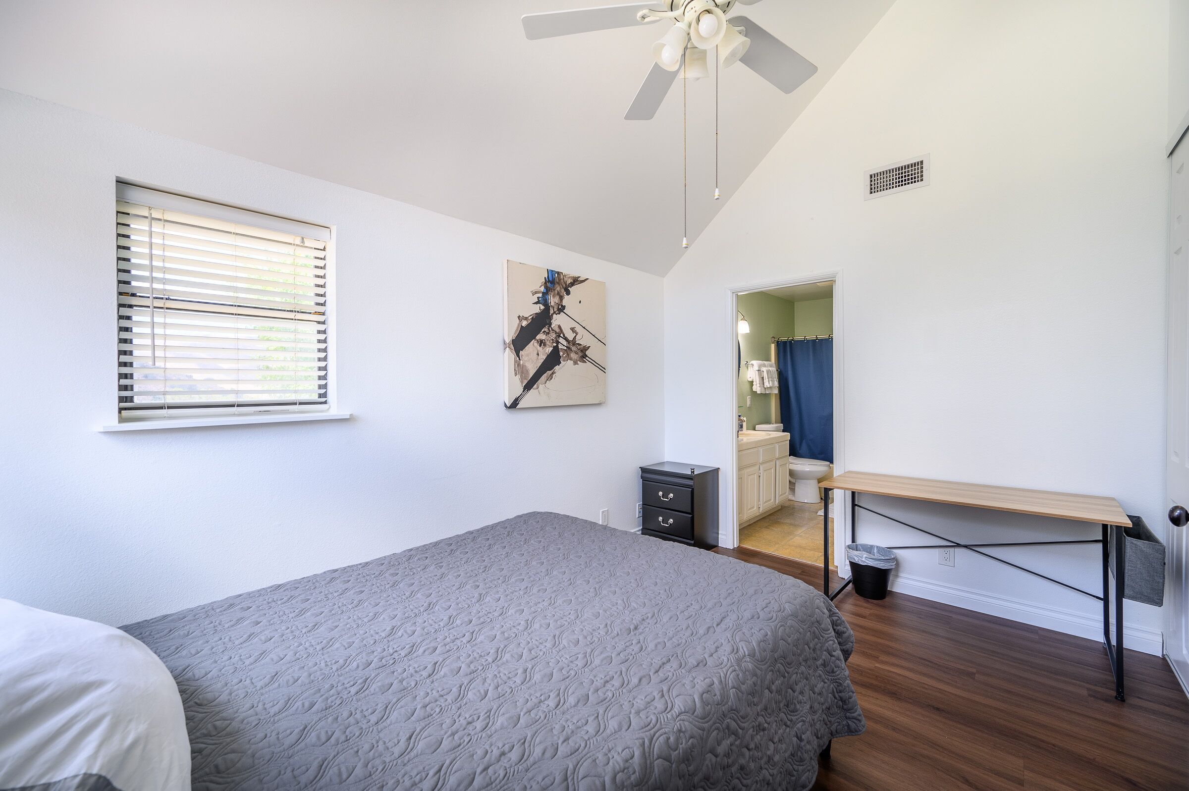 Peaceful 4 bed escape near Angeles Forest w/pool