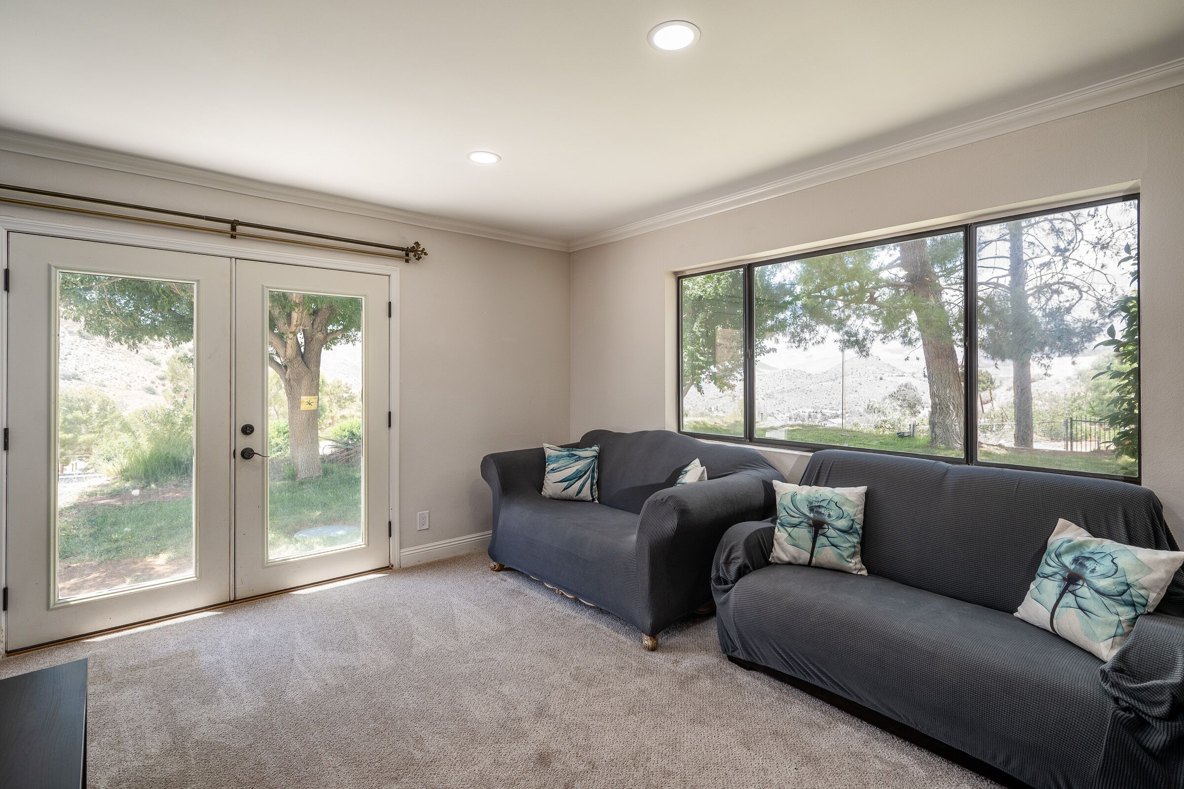 Peaceful 4 bed escape near Angeles Forest w/pool