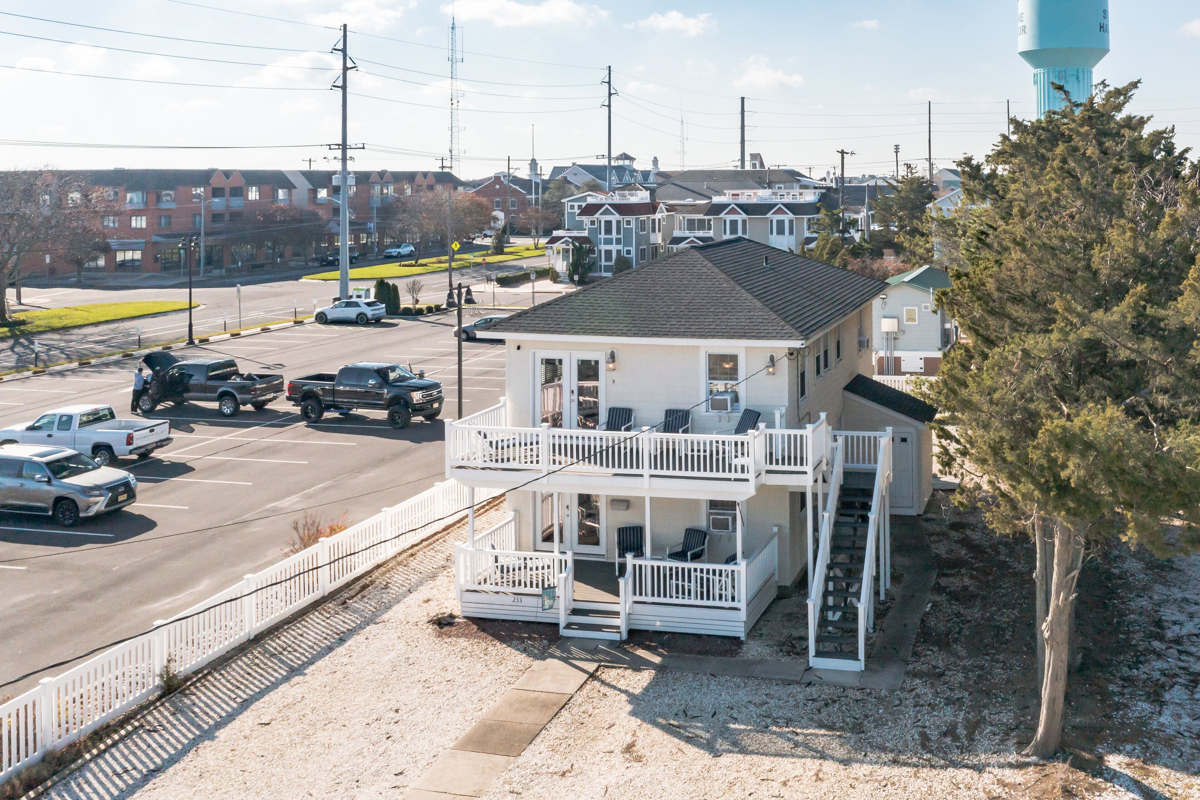 3 Bedroom condo 2 blocks from beach. Right in the heart of Downtown Stone Harbor