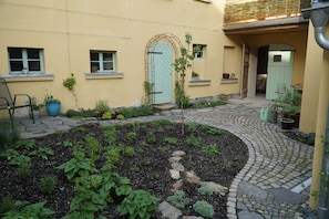 Exterior detail - Studio castle view, private bathroom outside the room, garden, sauna (Greiz)