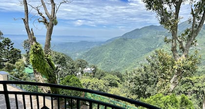 Romantic Cottage with gorgeous view of Dehradun and Mussoorie Range