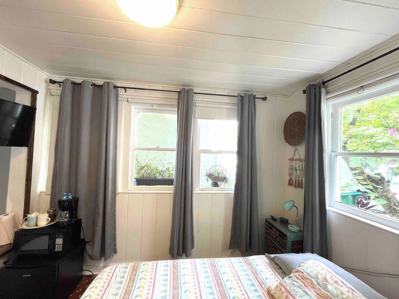 Desk, iron/ironing board, WiFi (free), bed sheets