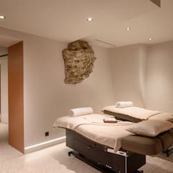 Couples treatment room(s), sauna, steam room, body treatments