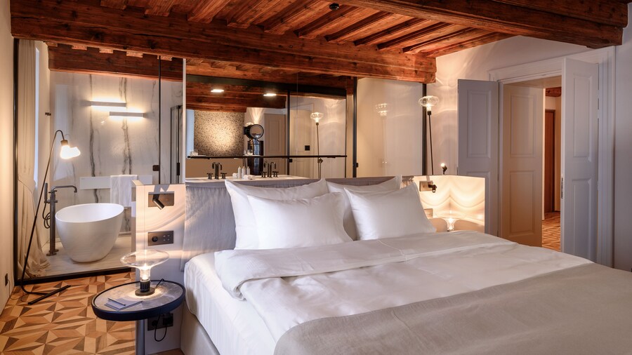 Zlata Ladjica Boutique Hotel