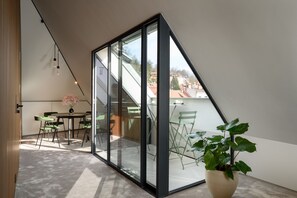 Presidential Suite | 1 bedroom, premium bedding, free minibar, in-room safe