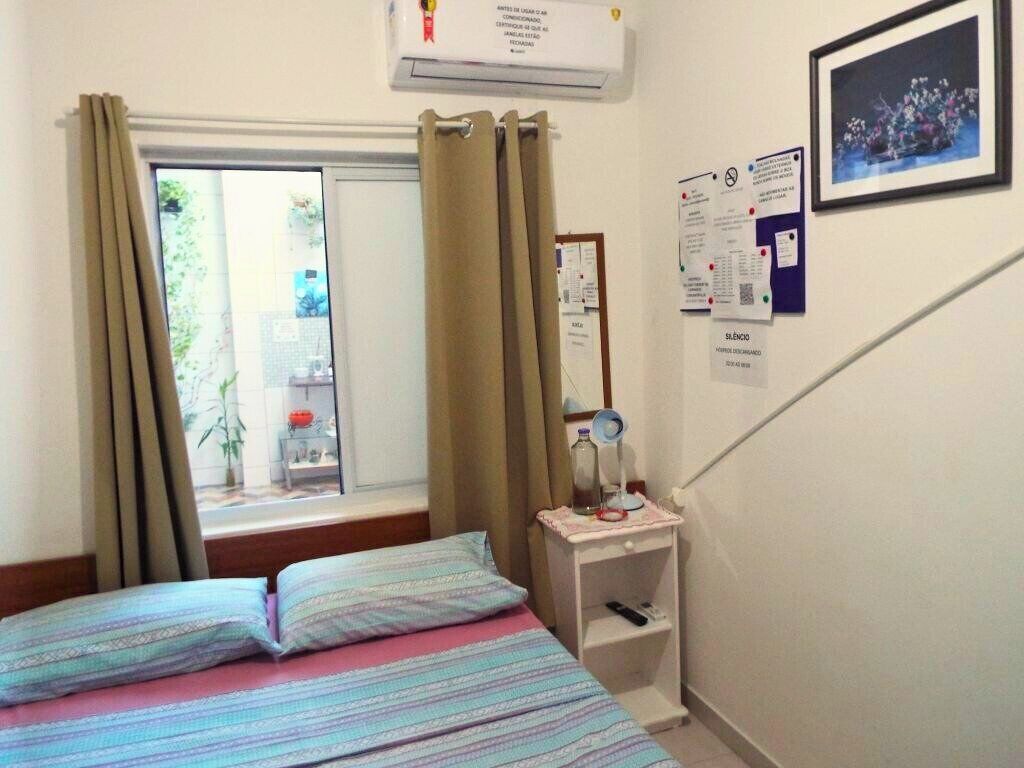 واي فاي مجانًا وملاءات أسرّة