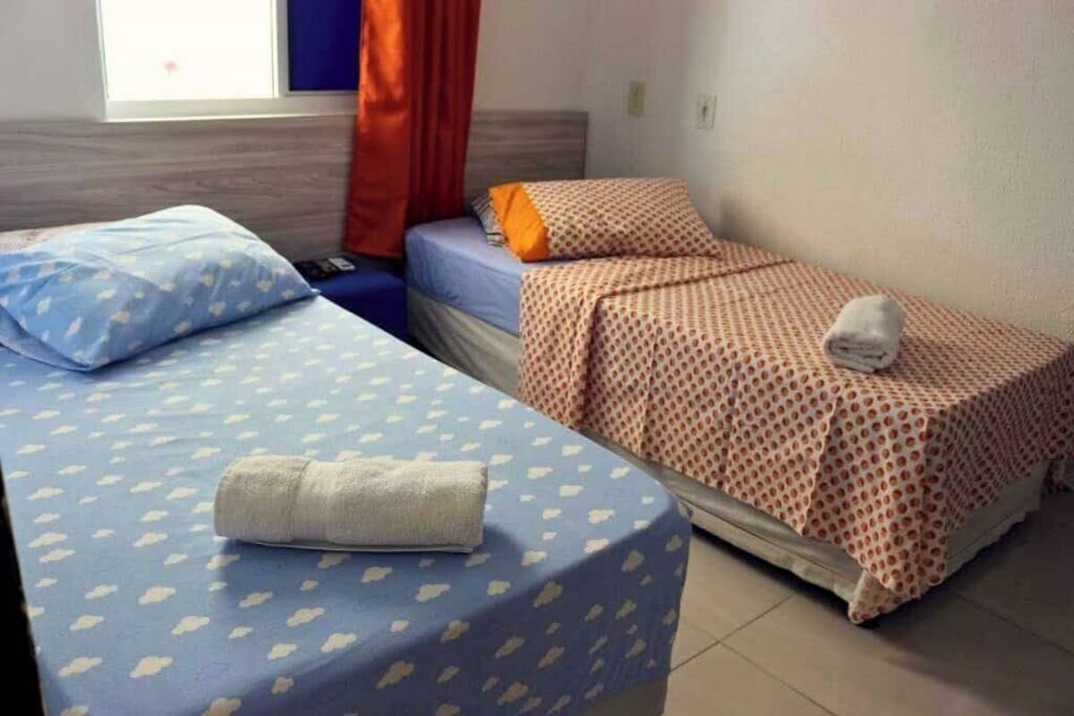 واي فاي مجانًا وملاءات أسرّة