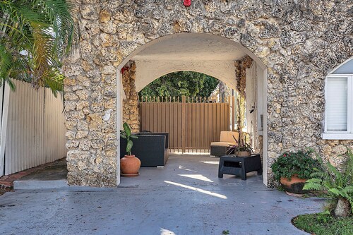 Private Studio in Shenandoah