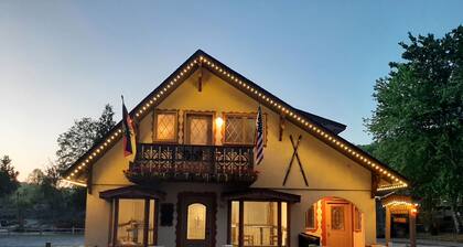 Welcome to the Heart of Helen, Chalet Munich