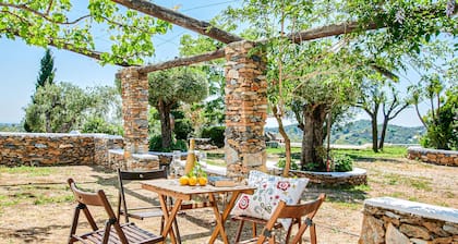 Awesome home in Constantina with WiFi