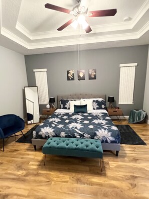 3 bedrooms, desk, iron/ironing board, free WiFi