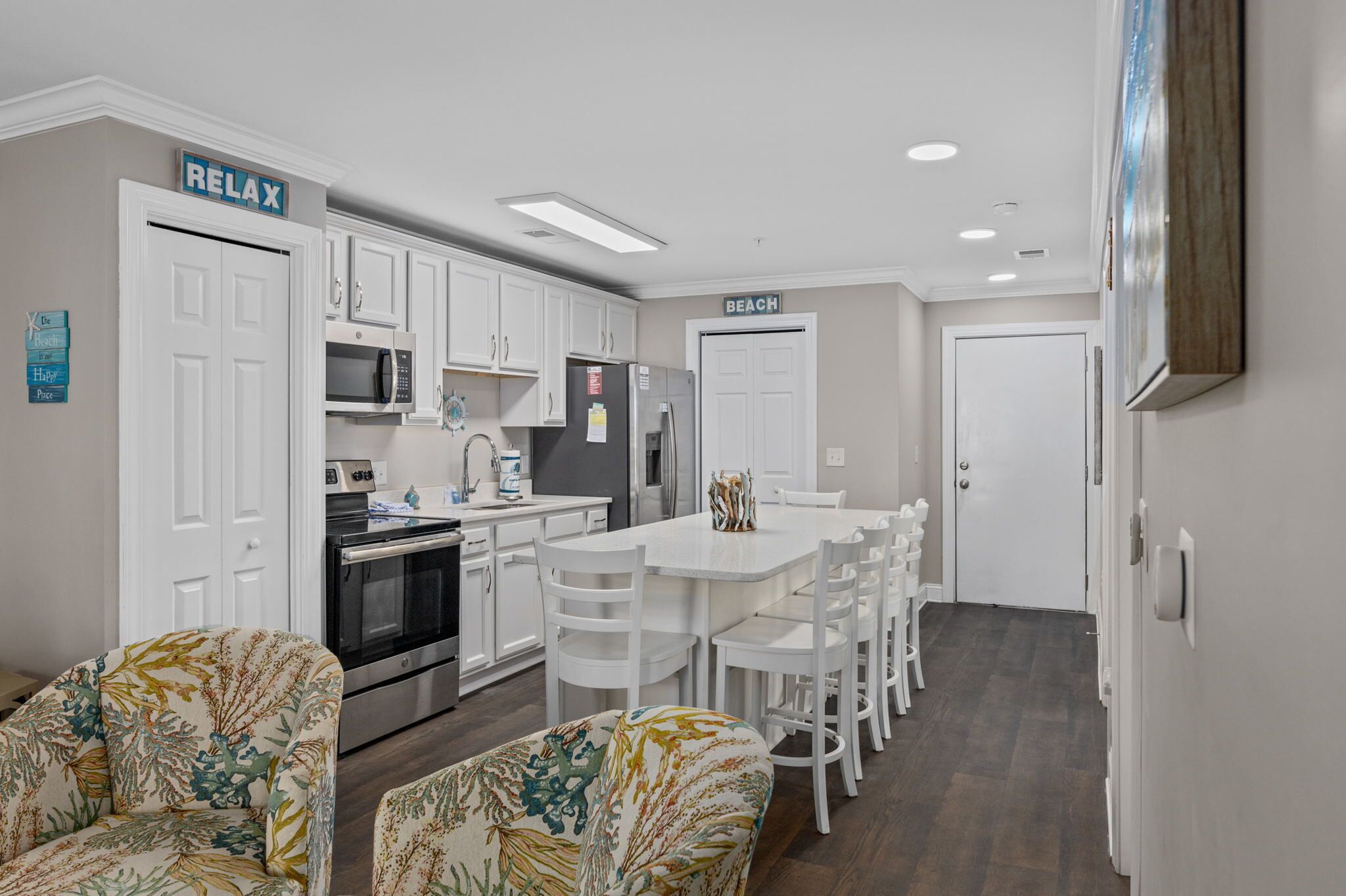 Luxury Oceanview Condo w/ Pool, Elevator, & Wifi! 