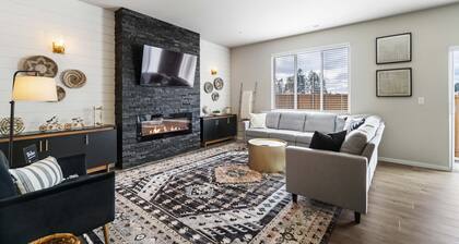 5 Bedrooms, Theater Room, Kid-Friendly, Perfect For Big Groups