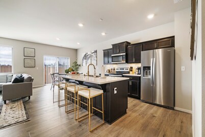 5 Bedrooms, Theater Room, Kid-Friendly, Perfect For Big Groups