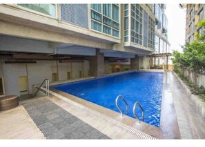 Outdoor pool - City Center - Modern- Pool Access - 2 AC (Cebu City)