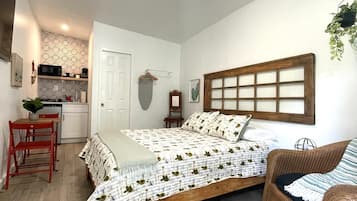 Desk, iron/ironing board, free WiFi, bed sheets